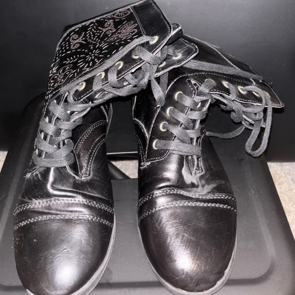 Black Boots - Picture 3 of 5